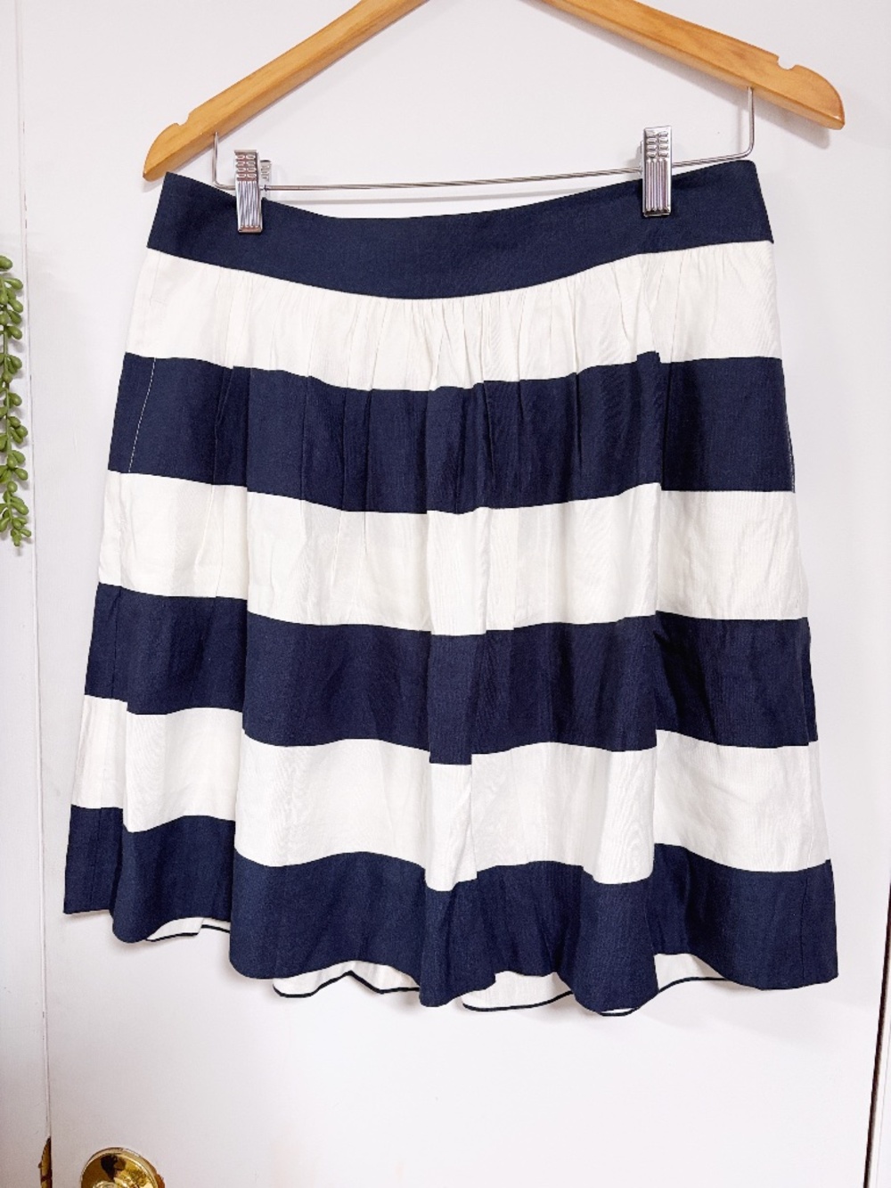 Banana Republic Women’s 8 Navy White Striped Linen Skirt Nautical Quiet Luxury